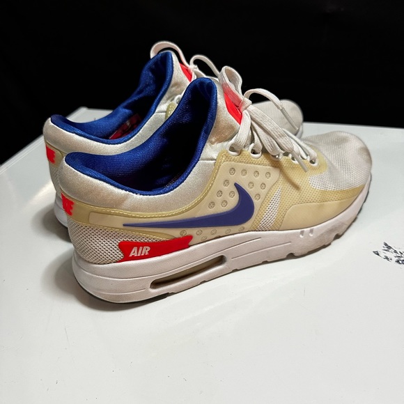 Nike sneakers - Picture 3 of 3